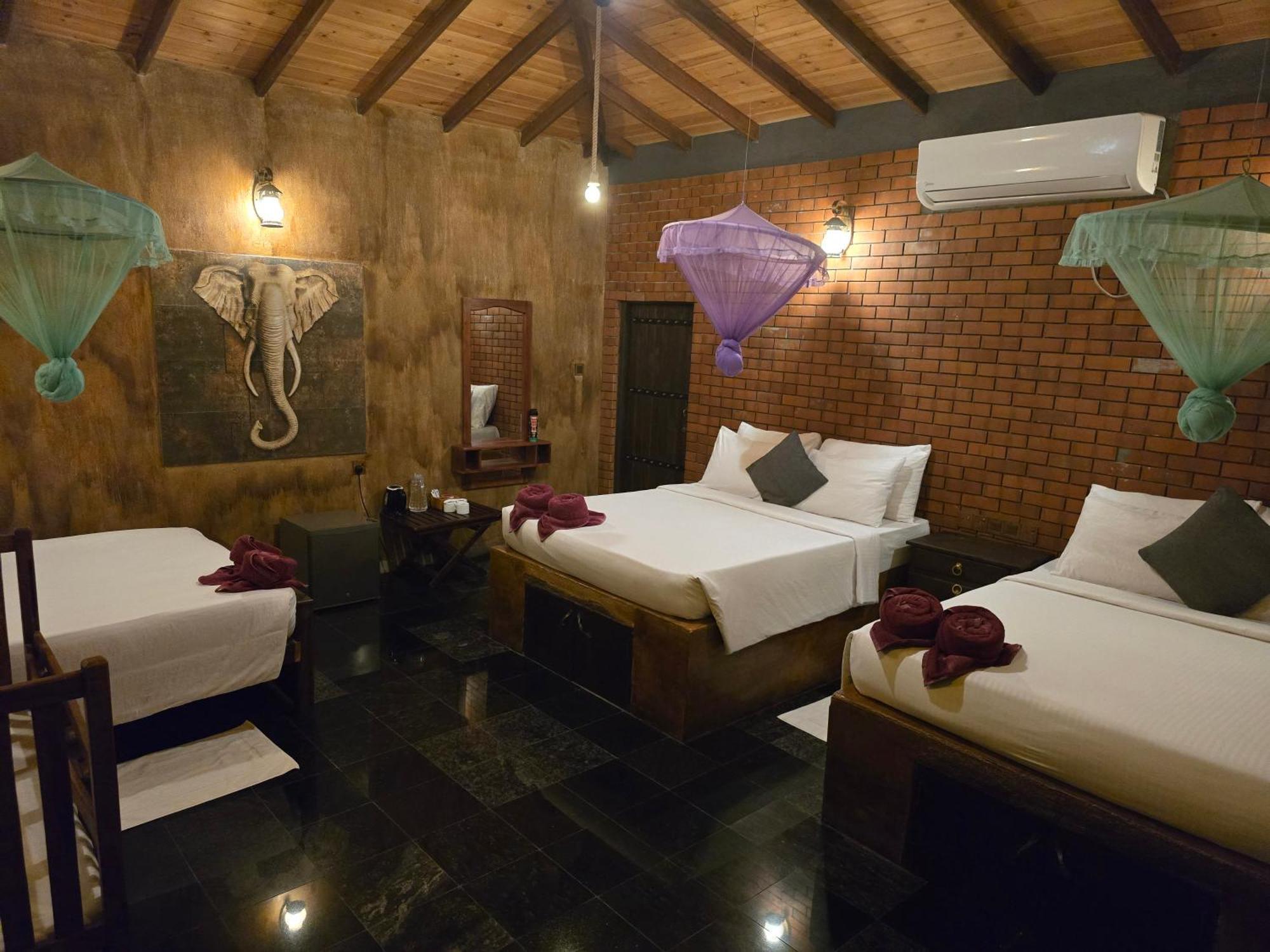 Ceylon Resort วิลปัตตู ภายนอก รูปภาพ