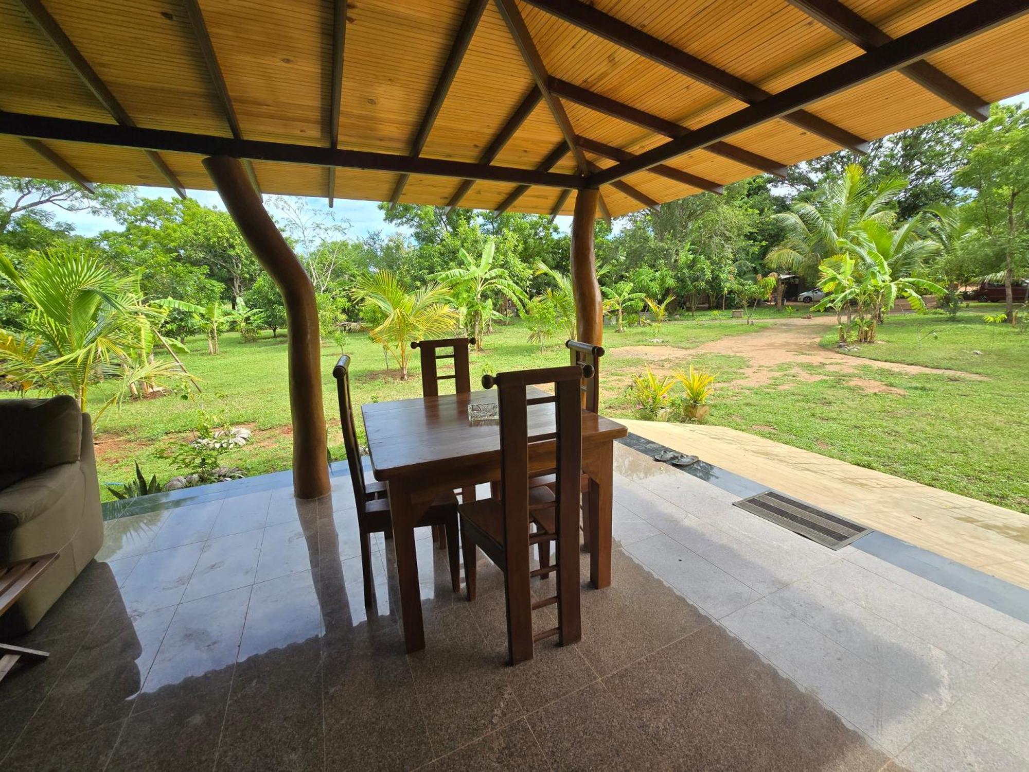 Ceylon Resort วิลปัตตู ภายนอก รูปภาพ